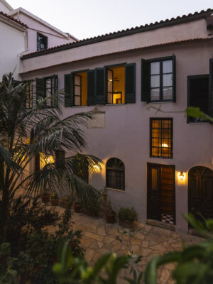 Sundial Lodge Chania Bed & Breakfast History and location of Sundial hotel
